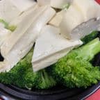 Best D 7. Bean Curd w. Broccoli (Tofu) in New York, NY